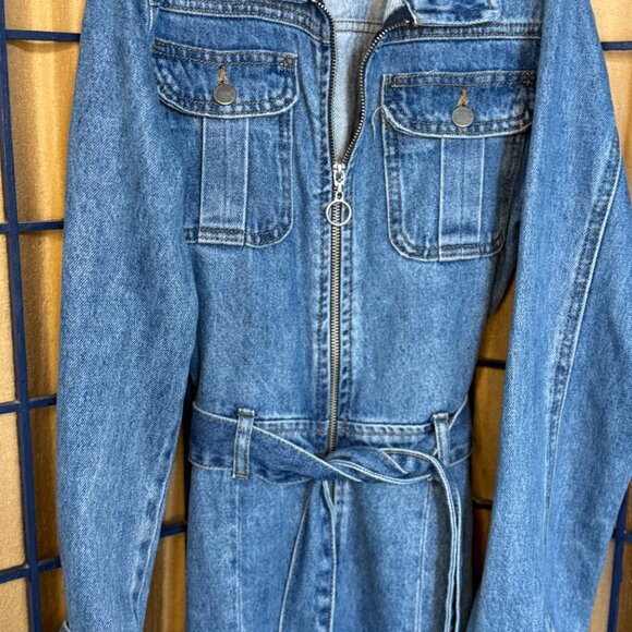 PrettyLittleThing Denim women's Belted Jumpsuit – Size 0 (US) - Picture 4 of 12